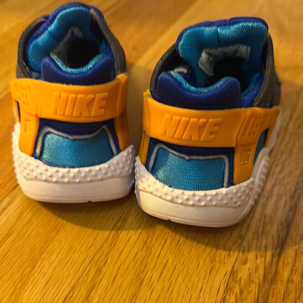Nike Blue and Orange Sneakers for Active Adventures - Picture 2 of 2